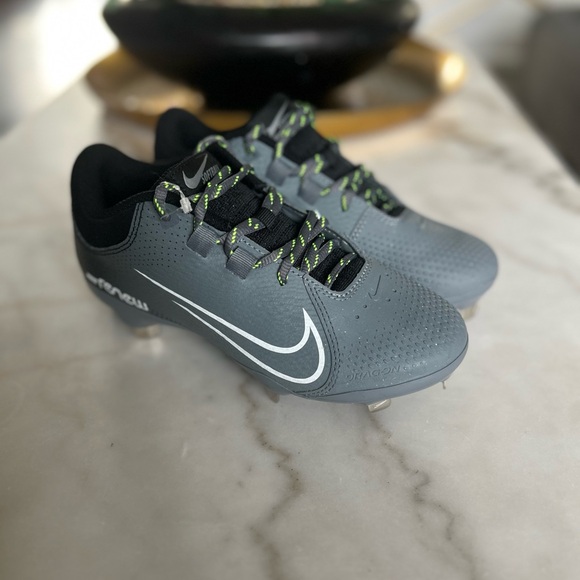 Nike Renew Women’s Metal Baseball/Softball Cleats Gray&Green Size 6 - Picture 1 of 7